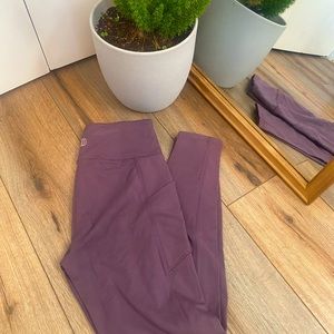 Athletic leggings lilac, comfortable